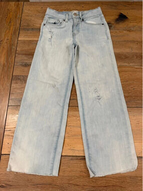 Girls Levi pants wide leg  Adjustable, light wash color Size 7